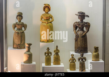 Frankreich, Cher, La Borne, Keramik Museum in der ehemaligen Kapelle, Triumphbögen hauptsächlich von Marie Talbot Stockfoto