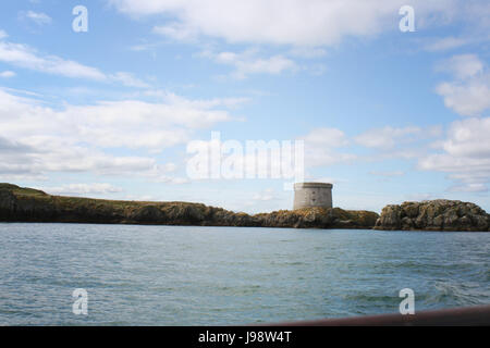 Die Bucht von Dublin, Howth Irland howth Lighthouse, Pier Tag Angeln Angeln boote Segelboot Segelboot, Sachen irelands Auge Hafenmauer zu tun Stockfoto