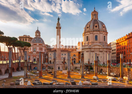 Alten Trajan-Forum bei Sonnenuntergang, Rom, Italien Stockfoto