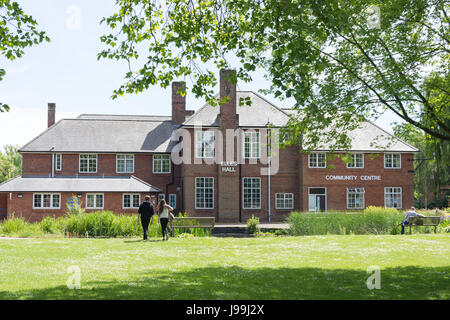 Elles Hall Gemeindezentrum, bürgerlichen Gärten, Farnborough, Hampshire, England, Vereinigtes Königreich Stockfoto