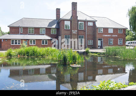 Elles Hall Gemeindezentrum, bürgerlichen Gärten, Farnborough, Hampshire, England, Vereinigtes Königreich Stockfoto