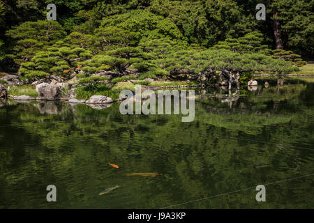 Ritsurin Teich Garten - Ritsurin ist ein Landschaftsgarten in Takamatsu, die von den lokalen Feudalherren während der Edo-Zeit gebaut. Als einer der th Stockfoto