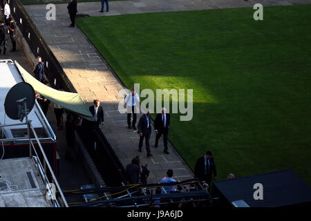 Cambridge, UK. 31. Mai 2017. Jeremy Corbyn kommt im Senat-Haus für die BBC-Wahldebatte in Cambridge. Bildnachweis: Ben Grant/Alamy Live-Nachrichten Stockfoto