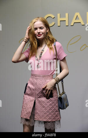 Tokio, Japan. 31. Mai 2017. Britische Schauspielerin Ellie Bamber stellt bei einem Foto-Shooting von Chanel Métiers d ' Art Kollektion in Tokio auf Mittwoch, 31. Mai 2017. Kredite: Yoshio Tsunoda/AFLO/Alamy Live-Nachrichten Stockfoto