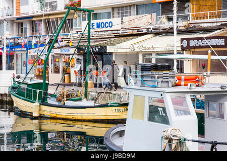 Fischerboote im Hafen von Toulon, Frankreich. Stockfoto