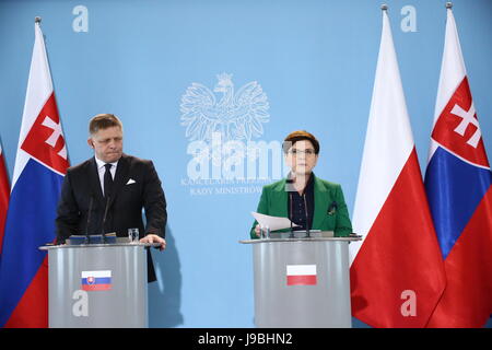 Warschau, Polen. 31. Mai 2017. Ministerpräsident Beata Szydlo und Ministerpräsident Robert Fico veranstaltete Konferenz nach der polnisch-slowakischen Regierungskonsultationen. Bildnachweis: Jakob Ratz/Pacific Press/Alamy Live-Nachrichten Stockfoto