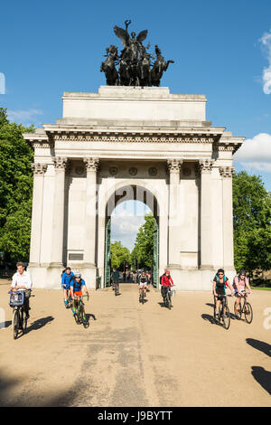 Wellington Arch am Hyde Park Corner - der ursprüngliche Eingang zum Buckingham Palace, London, UK Stockfoto