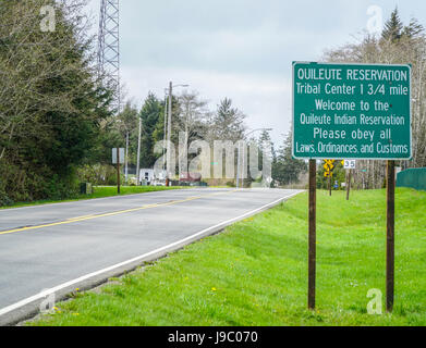 Willkommen bei der Quileute-Indianer-Reservat - Gabeln - WASHINGTON Stockfoto