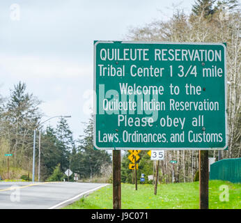 Willkommen bei der Quileute-Indianer-Reservat - Gabeln - WASHINGTON Stockfoto