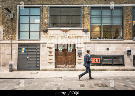 Das ehemalige Wohnhaus der Stadt beleuchtet auf Stukeley Street, London, WC2, UK Stockfoto