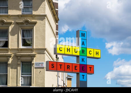 Kirche-Straßenmarkt anmelden Edgware Road, London, England, U.K Stockfoto