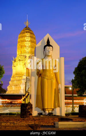 Landschaft Sonnenuntergang am Wat Phar Sri Rattana Mahathat Tempel oder Wat Yai, Phitsanulok in Thailand Stockfoto