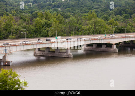 Theodore Roosevelt Bridge.  Ansicht von Washington, DC USA Stockfoto