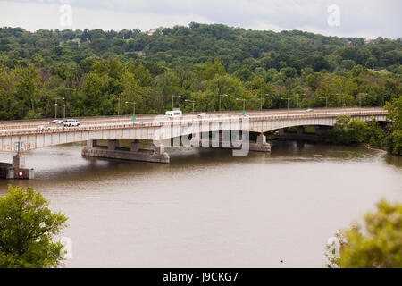 Theodore Roosevelt Bridge.  Ansicht von Washington, DC USA Stockfoto