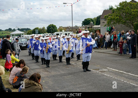 Marching Band Barlow jährliche Karnevalsumzug Derbyshire England Stockfoto