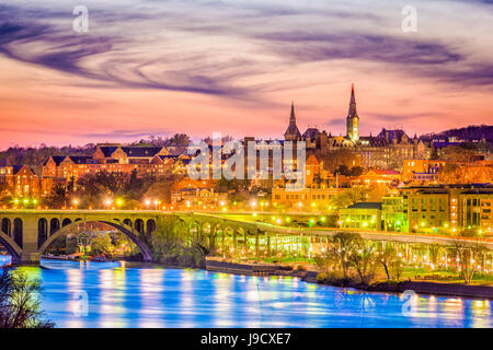 Georgetown, Washington DC, USA Skyline auf dem Potomac River Stockfoto