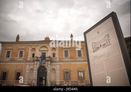 Eingang zur Villa Giulia, Etruskischen Nationalmuseum in Rom Stockfoto