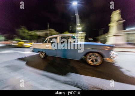 Klassische 1955 Chevrolet Bel Air Taxi, lokal bekannt als Almendrones in der Stadt Cienfuegos, Kuba, Karibik, Caribbean Stockfoto