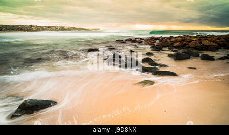 Felsen am Strand Sydney Stockfoto