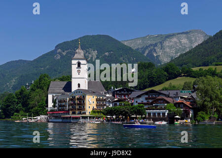 Wallfahrtskirche und Hotel Weisses Rössl, St.Wolfgang, Wolfgangsee, Salzkammergut, Oberösterreich, Österreich, Europa Stockfoto