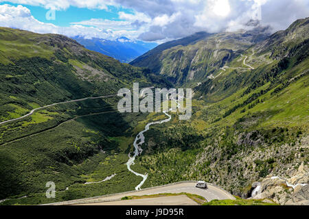 Gletsch mit Rhône, Grimsel und Furka-Pass-Straßen, Kanton Wallis, Schweiz, Europa Stockfoto