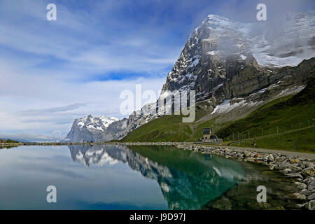 Lake Fallboden, Eiger und Wetterhorn, Grindelwald, Berner Oberland, Kanton Bern, Schweiz, Europa Stockfoto