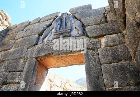 Die Lions Gate in den Ruinen der antiken Stadt von Mykene, UNESCO-Weltkulturerbe, Peloponnes, Griechenland, Europa Stockfoto