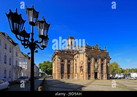 Ludwigsplatz Platz und Kirche St. Ludwig in Saarbrücken, Saarland, Deutschland, Europa Stockfoto