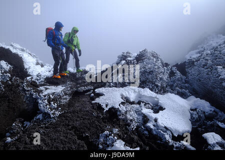 Erreichte Kraterrand des Ätna, UNESCO-Weltkulturerbe, Catania, Sizilien, Italien, Europa Stockfoto