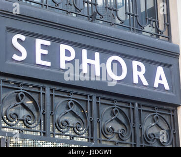 Zeichen, Sephora speichern, Boulevard Haussmann, Paris, Frankreich. Stockfoto