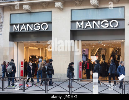 Mango Kleidung zu speichern, Paris, Frankreich Stockfoto