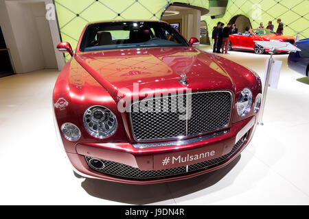 FRANKFURT - SEP 20: Bentley Mulsanne auf der IAA motor Show am Sep 20, 2013 in Frankfurt am Main. Mehr als 1,000 Aussteller aus 35 Ländern befinden sich bei t Stockfoto