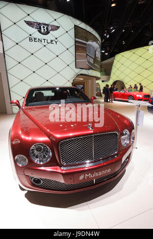 FRANKFURT - SEP 20: Bentley Mulsanne auf der IAA motor Show am Sep 20, 2013 in Frankfurt am Main. Mehr als 1,000 Aussteller aus 35 Ländern befinden sich bei t Stockfoto