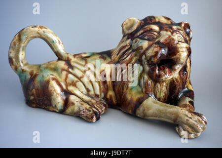 Antike 19C Staffordshire Achat ware meliert Britischen Töpferei Whielden Glasur Typ Lion Tier Abbildung Stockfoto