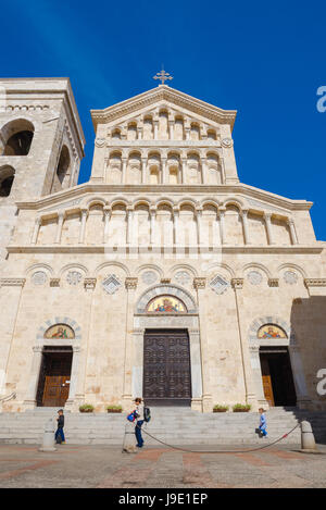 Cagliari Dom, Blick auf die Vorderseite des Doms in Cagliari, Sardinien. Stockfoto