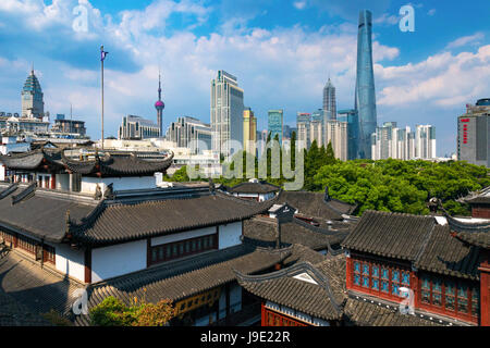 Blick von der Dachterrasse aus Yu Garden Shanghai, China Stockfoto