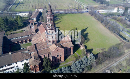 Panoramablick auf Kloster Chiaravalle, Abtei, Luftaufnahme, Mailand, Lombardei. Italien Stockfoto