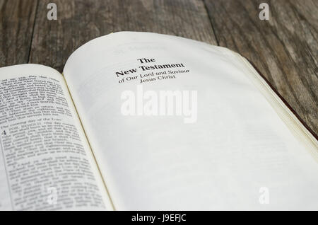 Titelblatt für das neue Testament in der Bibel – King James Version Stockfoto