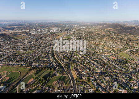 Luftbild von Newbury Park und Thousand Oaks in der Nähe von Los Angeles, Kalifornien. Stockfoto