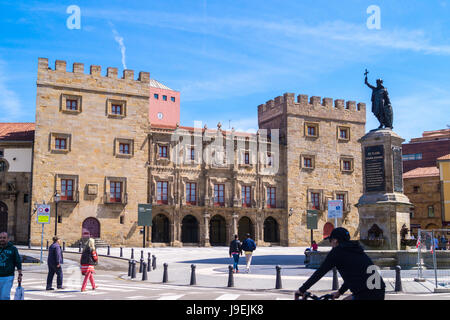 Hafen, Yachthafen und Revillagigedo-Palast, 1704-1721, Gijón-Asturien-Spanien Stockfoto