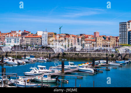 Hafen, Yachthafen und Revillagigedo-Palast, 1704-1721, Gijón-Asturien-Spanien Stockfoto