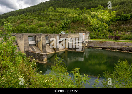 Die Allement Verdammung auf dem Fluß Ain. Ain. Auvergne-Rhône-Alpes. Frankreich Stockfoto