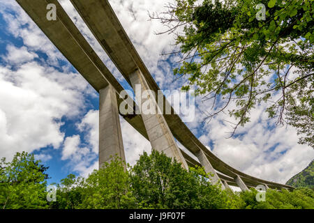 A40. Autoroute des Titans. Nantua. Ain. Frankreich Stockfoto