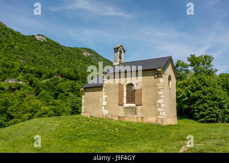 Kapelle von Mont du Chat mit Blick auf See Bourget. Savoie. Frankreich Stockfoto