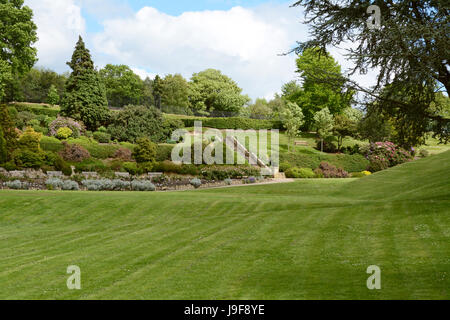 Calverley Gelände Volkspark in Tunbridge Wells mit Ziergärten und diverse Bäume und Sträucher Stockfoto