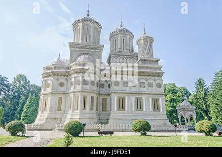 Das Kloster Curtea de Arges aus Rumänien, orthodoxe Kirche, im freien Stockfoto