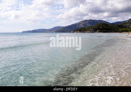 Campulongu Strand-Blick auf die Insel Sardinien in Italien Stockfoto