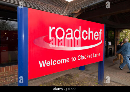 Road-Chef Zeichen / Beschilderung an der Clacket Lane Roadchef Autobahn-Service / Dienstleistungen auf der M25 motor Weg in Tatsfield, Westerham TN16 2ER. VEREINIGTES KÖNIGREICH. (77) Stockfoto