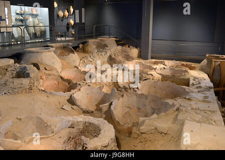 Römische Docks Museum mit römischen Amphoren oder Lagerung Gläser, Marseille oder Marseille Frankreich Stockfoto