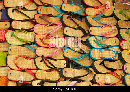 Sandalen bei Dong Ba-Markt, Hue, Thua Thien Hue Provinz North Central Coast, Vietnam Stockfoto